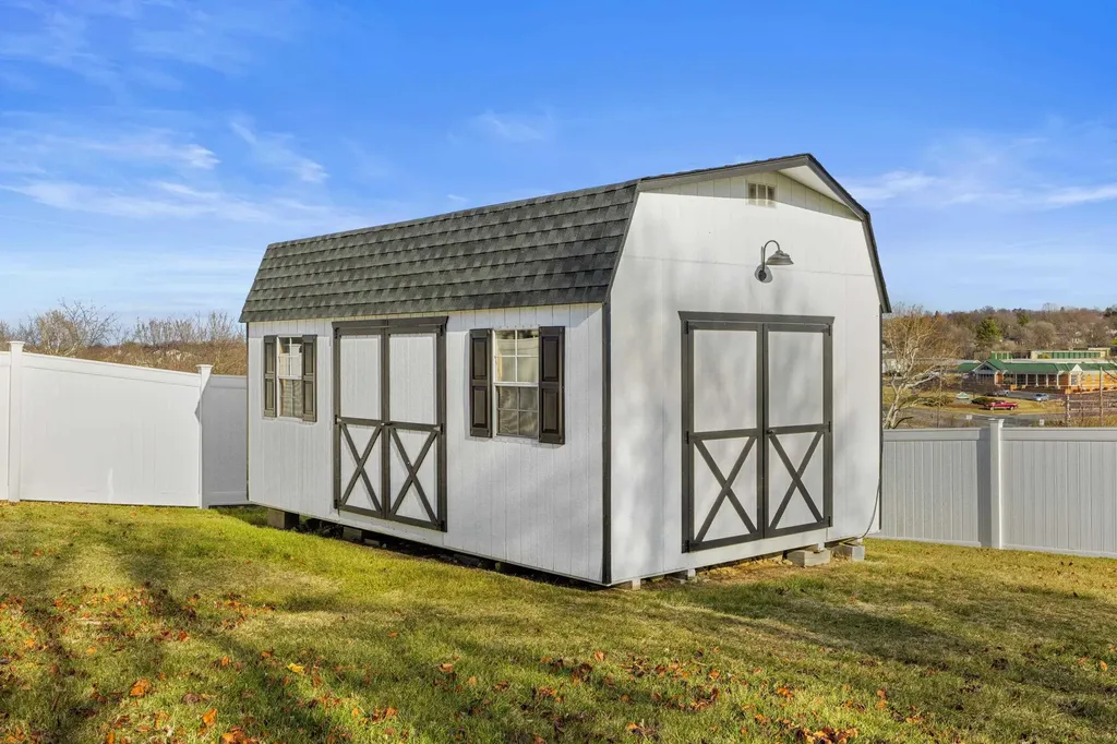 644 Early Drive Broadway VA 22815