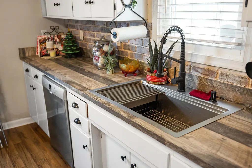 955 Entry School Road Fishersville VA 22939