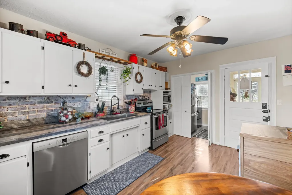 955 Entry School Road Fishersville VA 22939