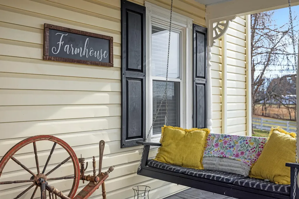 955 Entry School Road Fishersville VA 22939