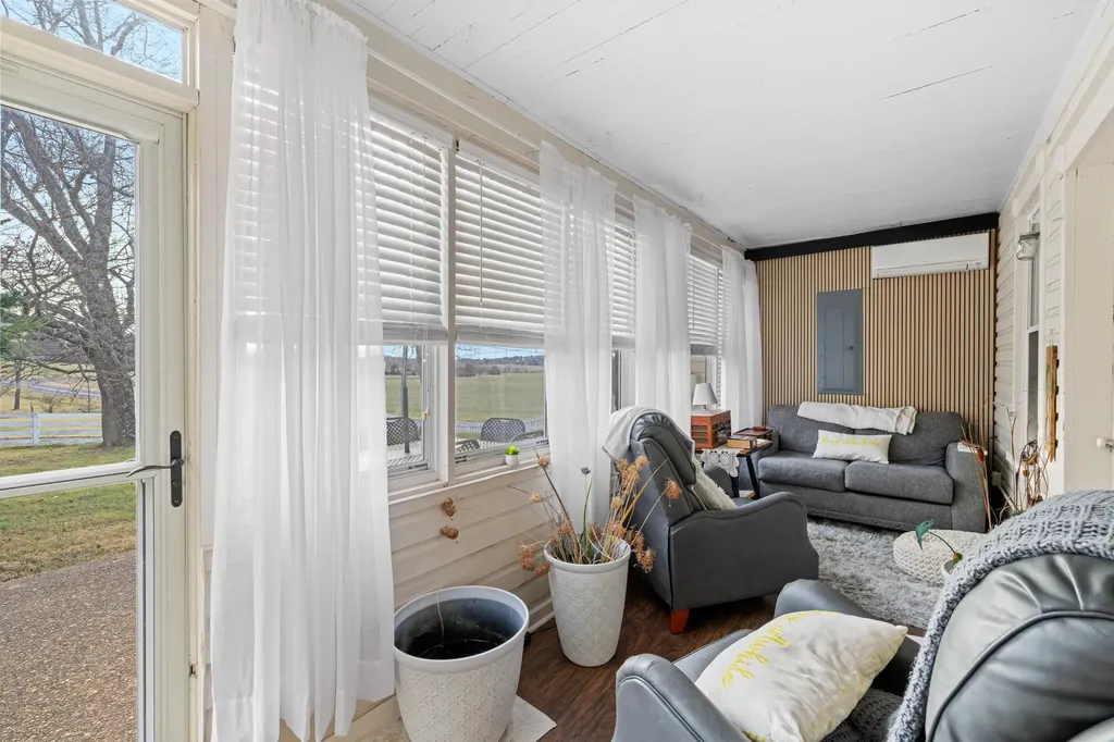 955 Entry School Road Fishersville VA 22939