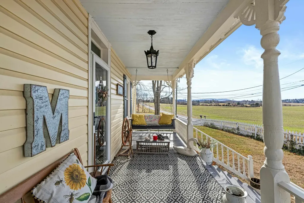 955 Entry School Road Fishersville VA 22939