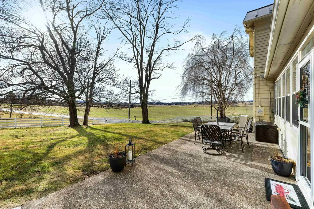 955 Entry School Road Fishersville VA 22939