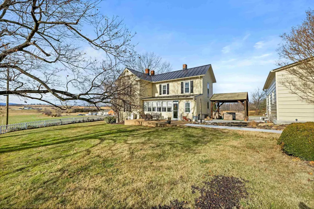 955 Entry School Road Fishersville VA 22939