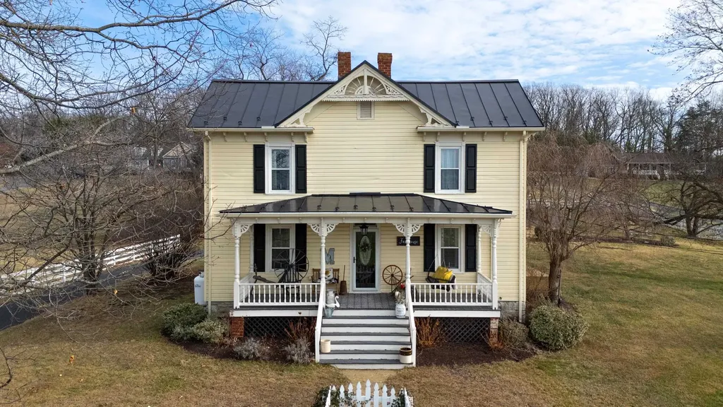 955 Entry School Road Fishersville VA 22939