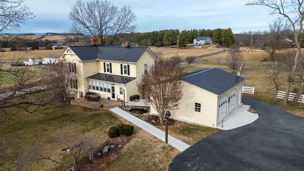 955 Entry School Road Fishersville VA 22939