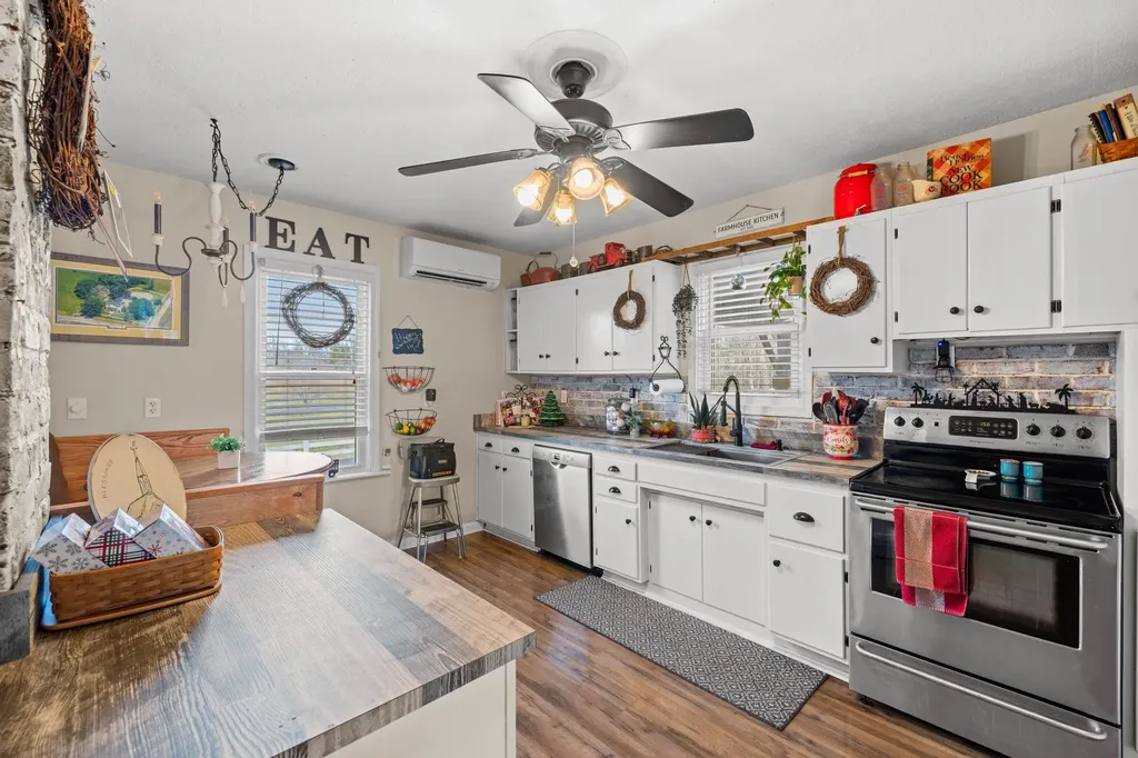 955 Entry School Road Fishersville VA 22939