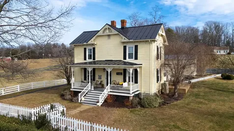 955 Entry School Road Fishersville VA 22939