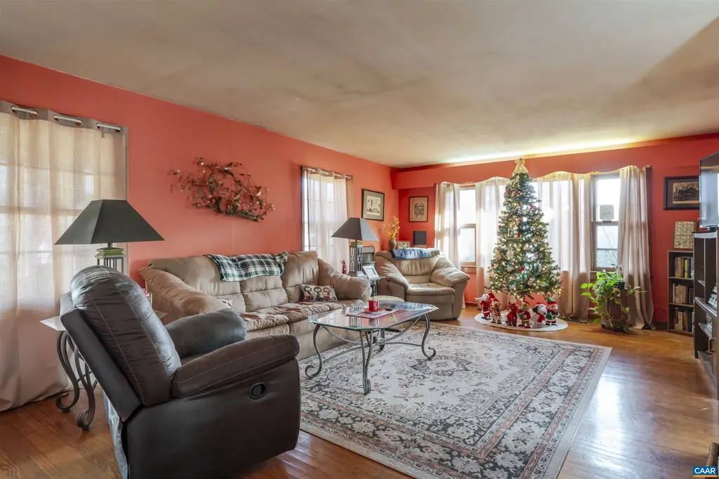 908 Rockland Avenue Charlottesville VA 22902