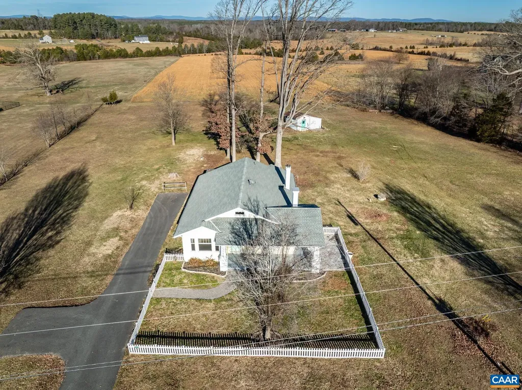 1503 Central Plains Road Palmyra VA 22963