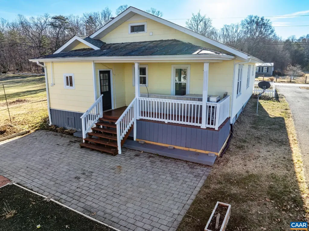 1503 Central Plains Road Palmyra VA 22963