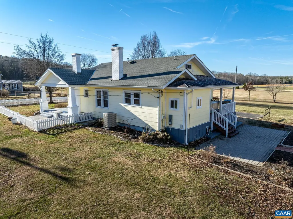 1503 Central Plains Road Palmyra VA 22963