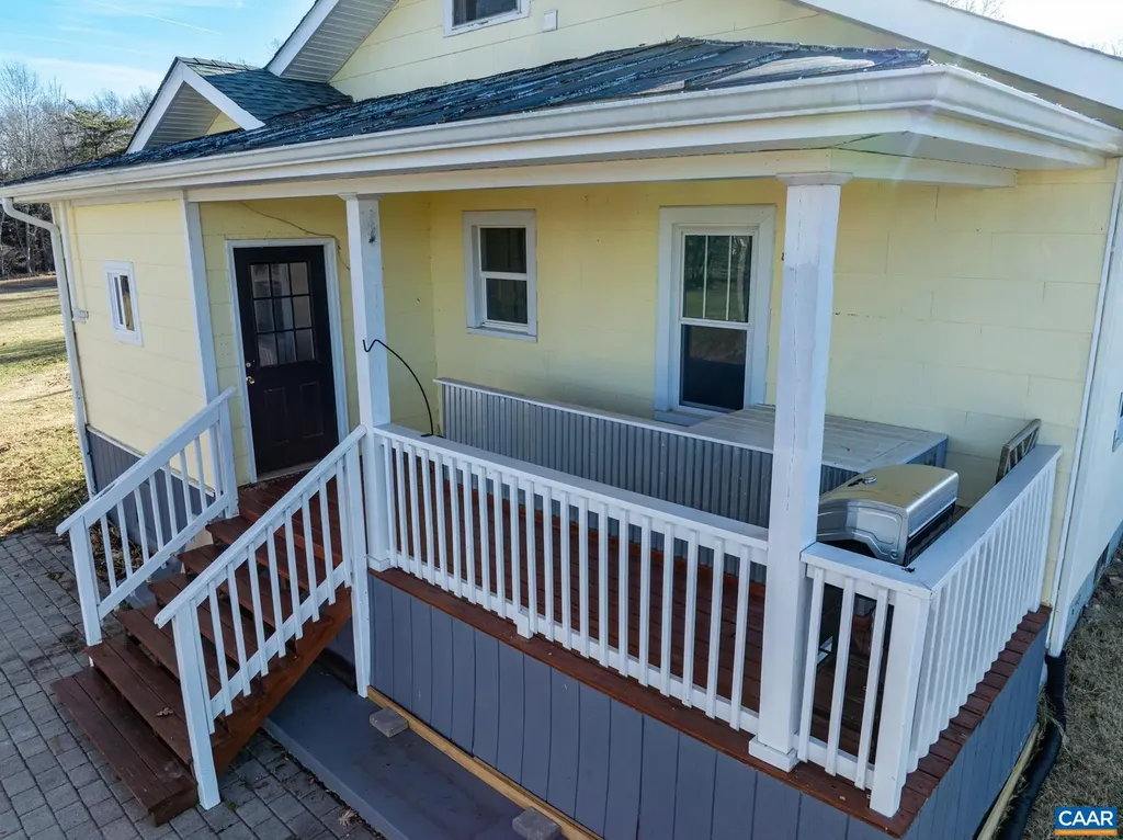 1503 Central Plains Road Palmyra VA 22963