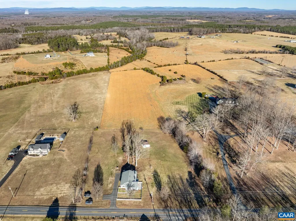 1503 Central Plains Road Palmyra VA 22963