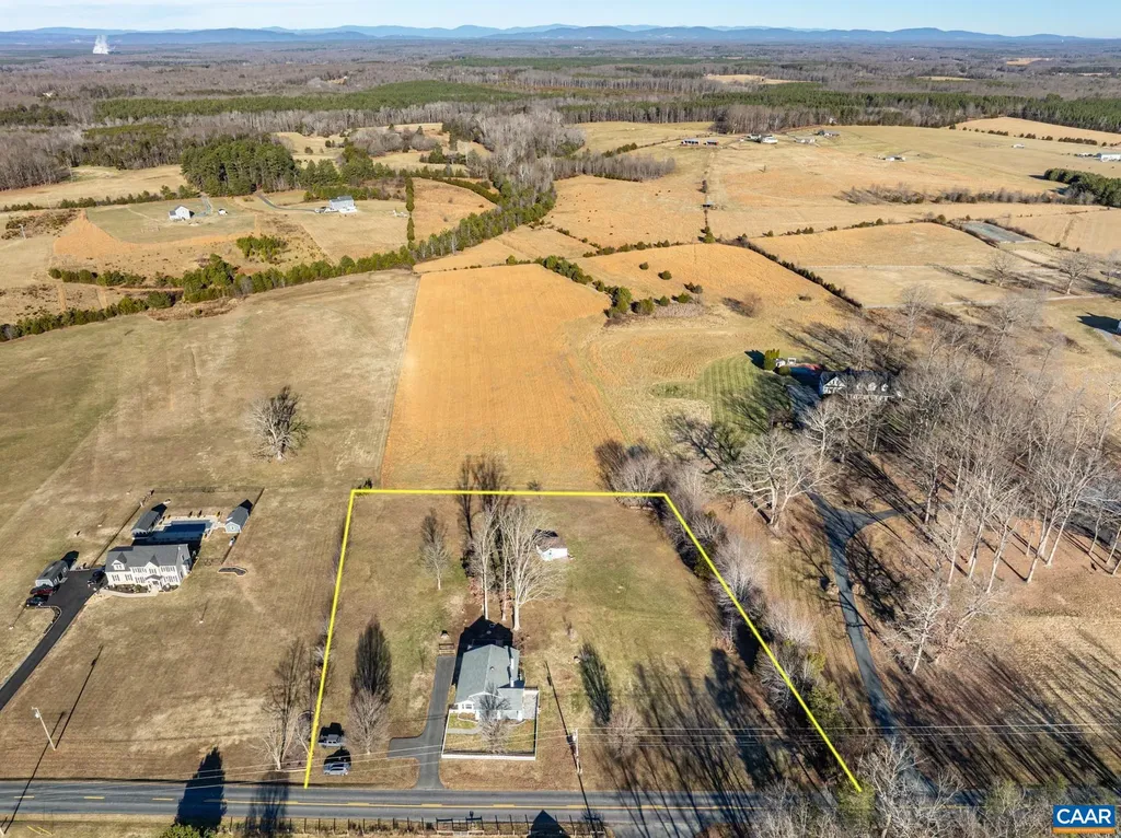 1503 Central Plains Road Palmyra VA 22963