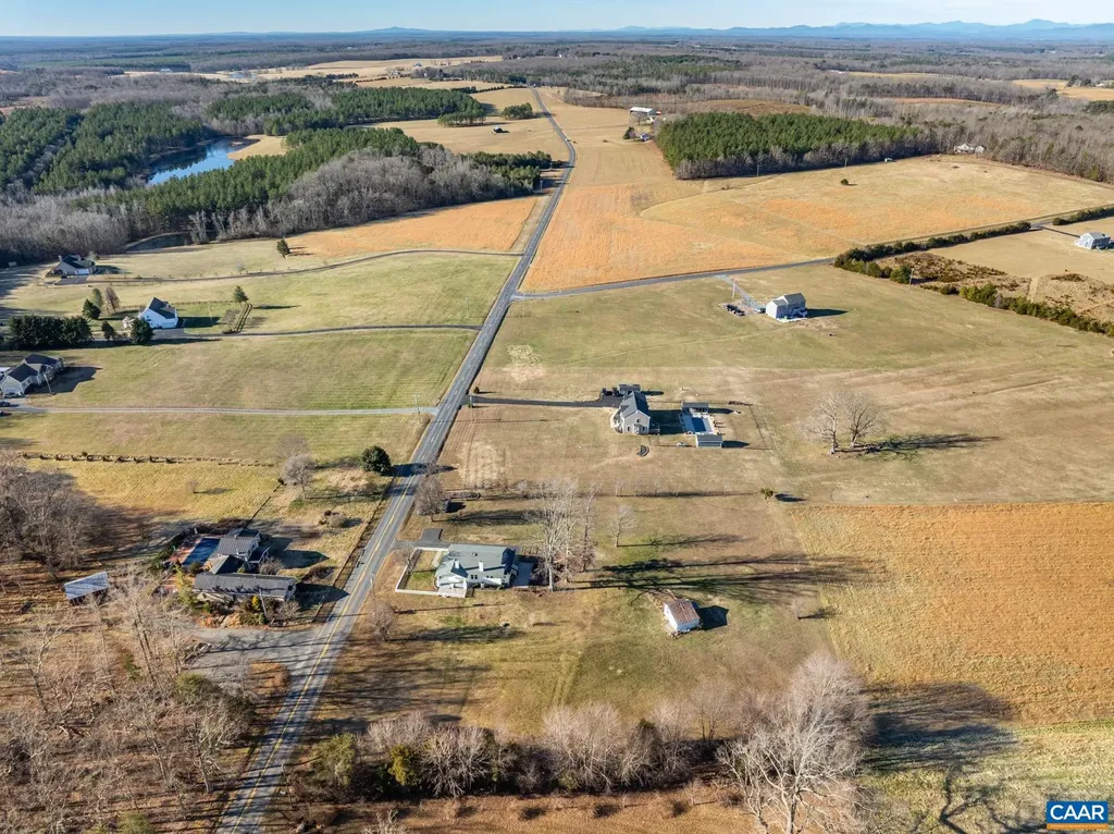 1503 Central Plains Road Palmyra VA 22963