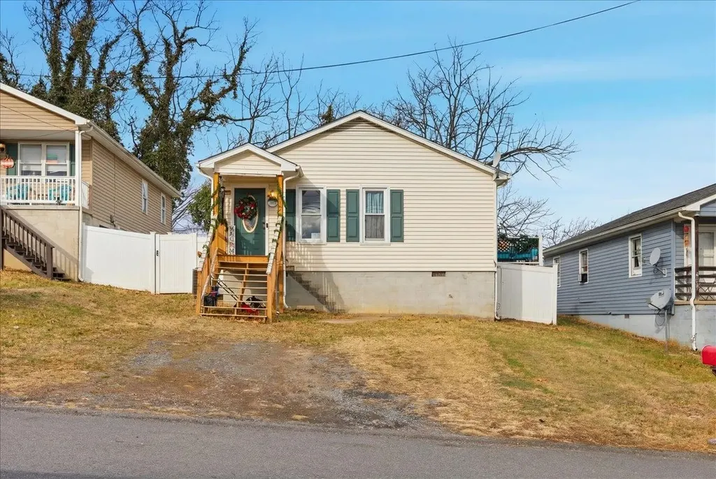 626 B Street Staunton VA 24401