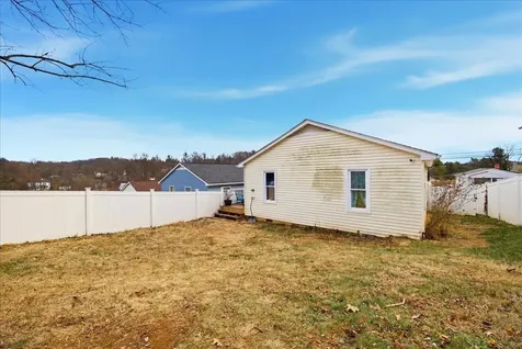 626 B Street Staunton VA 24401