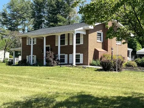 12 Essex Road Grottoes VA 24441
