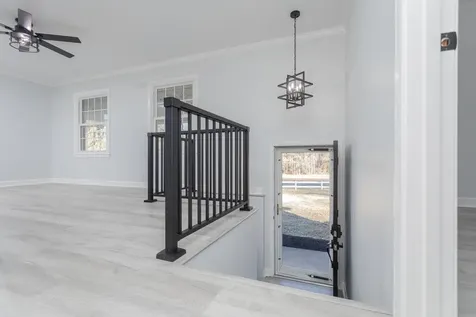 12 Essex Road Grottoes VA 24441