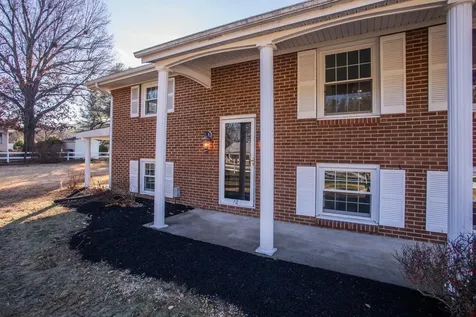 12 Essex Road Grottoes VA 24441