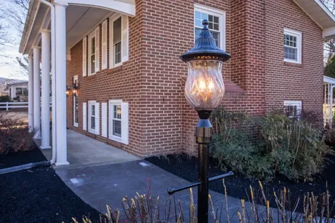 12 Essex Road Grottoes VA 24441