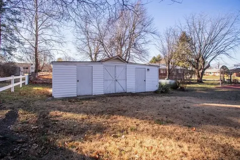12 Essex Road Grottoes VA 24441