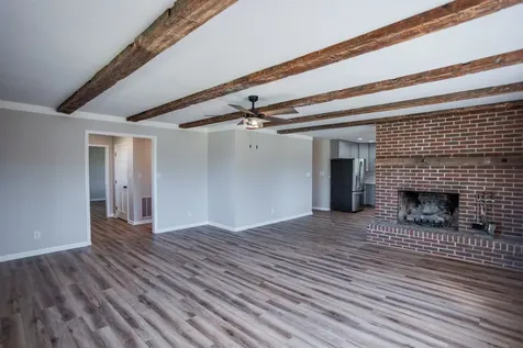 2834 Brownsburg Turnpike Raphine VA 24472
