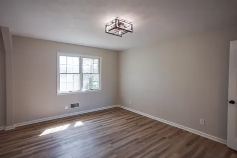 2834 Brownsburg Turnpike Raphine VA 24472