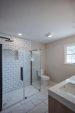 2834 Brownsburg Turnpike Raphine VA 24472