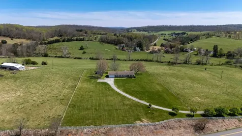 2834 Brownsburg Turnpike Raphine VA 24472