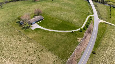 2834 Brownsburg Turnpike Raphine VA 24472