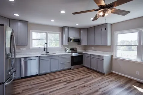 2834 Brownsburg Turnpike Raphine VA 24472