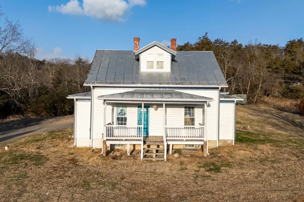 10997 Senedo Road Mt Jackson VA 22842