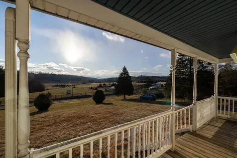 10997 Senedo Road Mt Jackson VA 22842