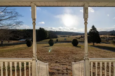 10997 Senedo Road Mt Jackson VA 22842