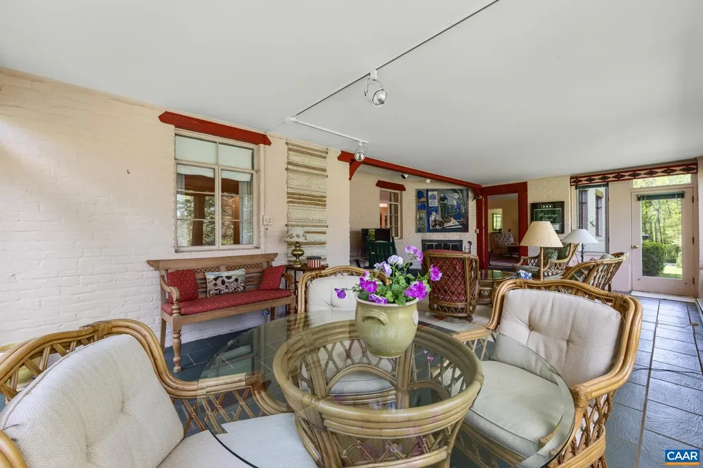 10127 Little Skyline Drive Orange VA 22960