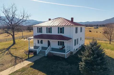 467 Vista View Road Stanley VA 22851