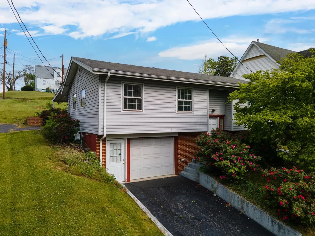 801 Grayson Avenue Waynesboro VA 22980