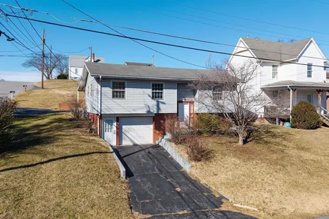 801 Grayson Avenue Waynesboro VA 22980
