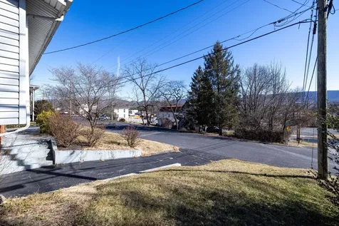 801 Grayson Avenue Waynesboro VA 22980