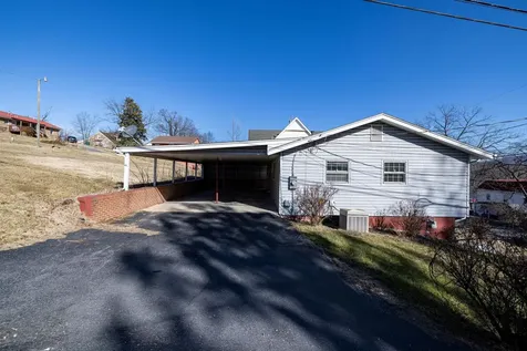 801 Grayson Avenue Waynesboro VA 22980