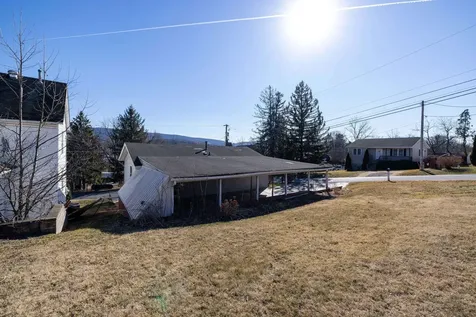 801 Grayson Avenue Waynesboro VA 22980
