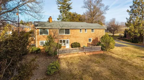 966 Northgate Avenue Waynesboro VA 22980
