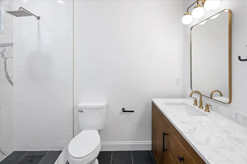 204 Lee Avenue Elkton VA 22827