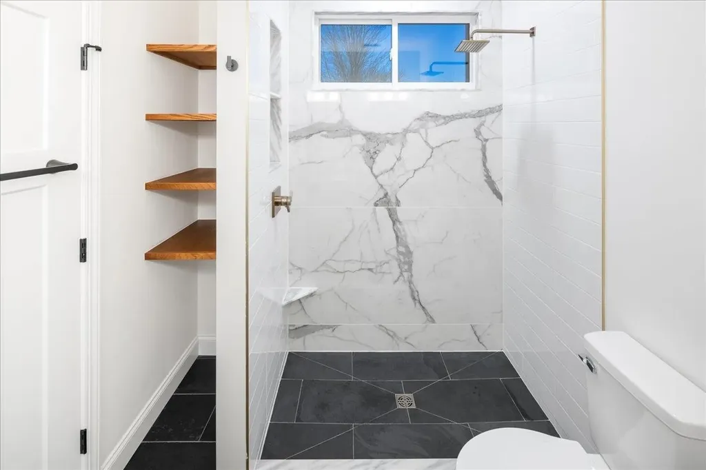 204 Lee Avenue Elkton VA 22827