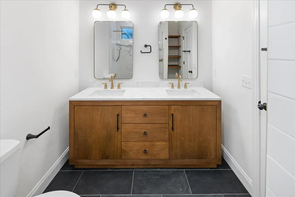 204 Lee Avenue Elkton VA 22827