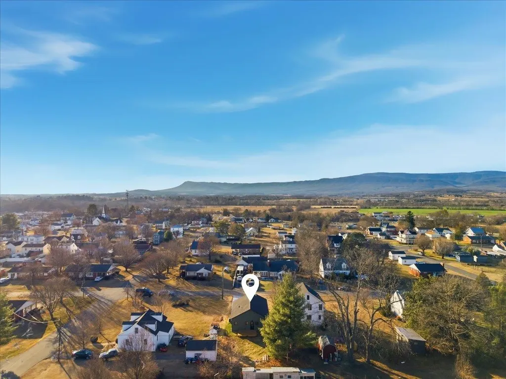 204 Lee Avenue Elkton VA 22827