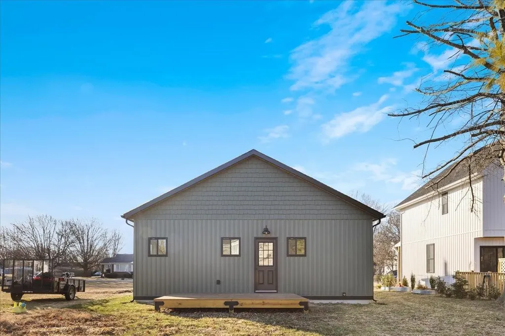 204 Lee Avenue Elkton VA 22827