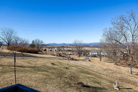 9716 Centerville Road Bridgewater VA 22812